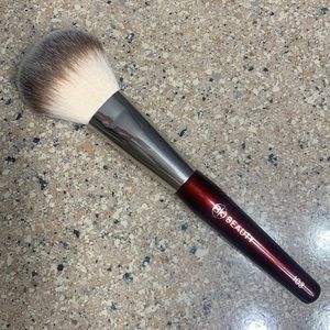 BK Beauty #103 Bronzer brush.